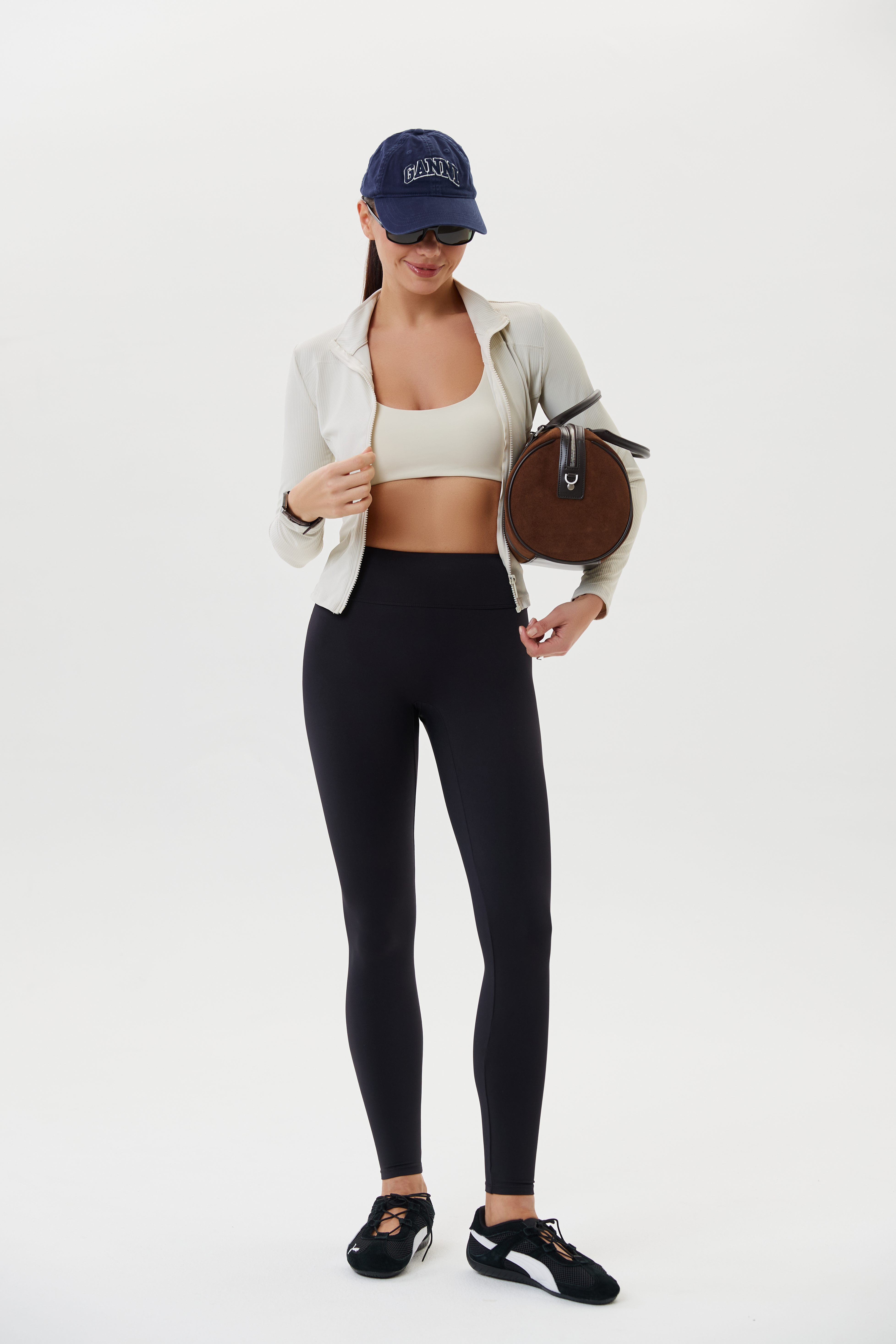 Топ спортивный на тонких бретельках (Молочный, S)