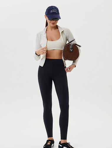 Топ спортивный на тонких бретельках picture-4408