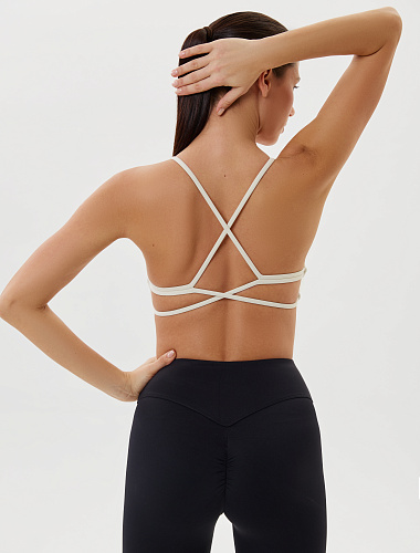 Топ спортивный на тонких бретельках picture-4412