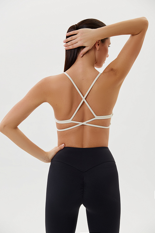Топ спортивный на тонких бретельках (Молочный, S)